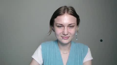 Snapshot of anisiaaa_lovesyou chatting on September 20, 8:10 pm Anisia online show from September 20, 8:10 pm