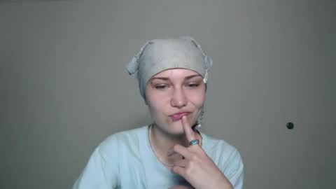 Snapshot of anisiaaa_lovesyou chatting on September 23, 6:22 pm Anisia online show from September 23, 6:22 pm