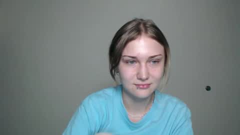 Snapshot of anisiaaa_lovesyou chatting on September 24, 7:17 pm Anisia online show from September 24, 7:17 pm