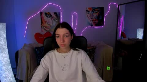 Snapshot of anita_love3 chatting on February 6, 7:23 am anita_love3 online show from February 6, 7:23 am