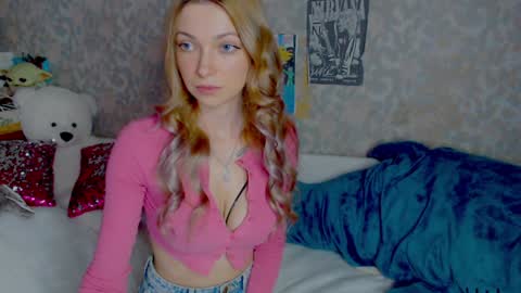 anita_moon_ online show from January 5, 6:24 pm