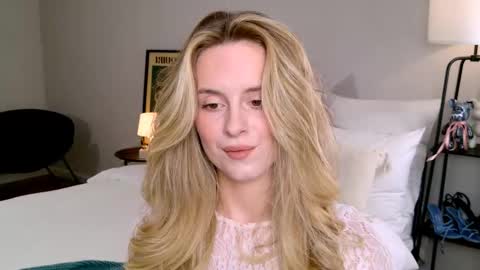 Anita online show from November 9, 1:31 pm