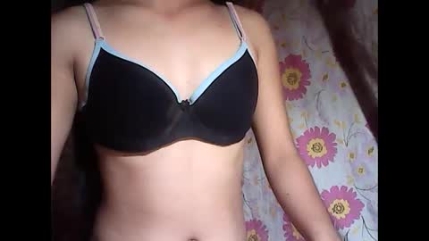 Snapshot of aniyahmii chatting on March 14, 11:32 pm aniyahmii online show from March 14, 11:32 pm