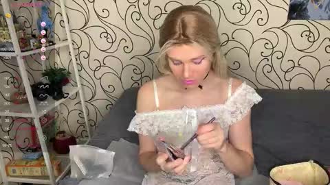 anjalin_sososok online show from February 25, 4:55 am