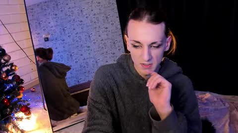 Snapshot of anjella_botton chatting on January 31, 7:11 pm Angel online show from January 31, 7:11 pm