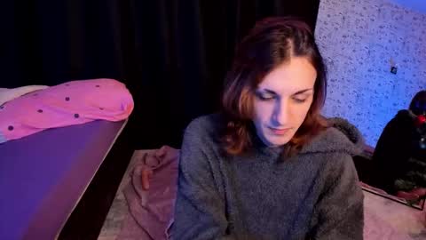 Snapshot of anjella_botton chatting on February 2, 6:28 pm Angel online show from February 2, 6:28 pm