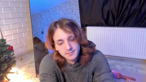 Snapshot of anjella_botton chatting on February 5, 6:45 pm Angel online show from February 5, 6:45 pm