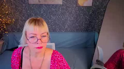 Snapshot of ann_annise chatting on June 25, 7:57 am ann_annise online show from June 25, 7:57 am