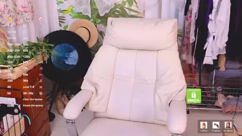 anna6513812 online show from June 7, 11:36 am