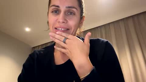 Anna online show from November 5, 8:20 pm