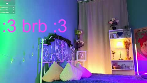 Snapshot of anna_bloom_ chatting on January 9, 7:29 pm Violett online show from January 9, 7:29 pm