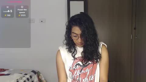 Anna online show from December 3, 2:26 pm