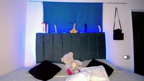 Anailyn figueroa online show from November 7, 3:17 am