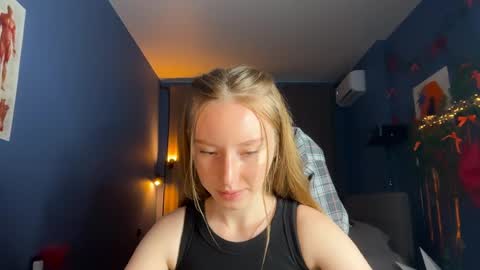 Anna online show from May 25, 11:38 am