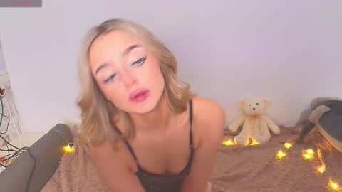 Anna online show from December 4, 1:20 pm