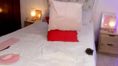 Snapshot of anna_sex_69 chatting on September 9, 10:31 pm online show from September 9, 10:31 pm