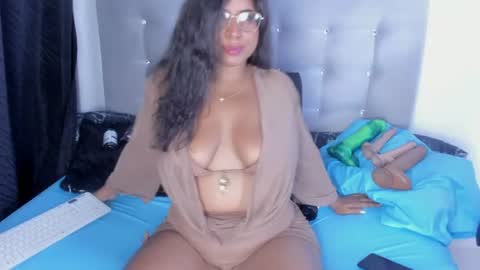 Snapshot of anna_sex_m chatting on July 21, 4:15 am anna_sex_m online show from July 21, 4:15 am