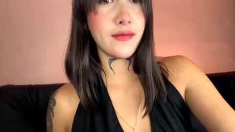 Snapshot of annaa__ chatting on February 16, 5:37 am annaa__ online show from February 16, 5:37 am