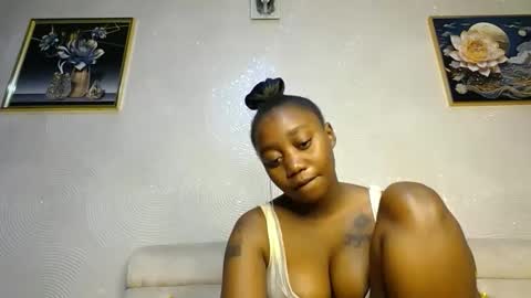 Snapshot of annabel038 chatting on February 8, 6:01 pm Annabel online show from February 8, 6:01 pm