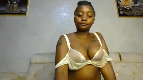 Snapshot of annabel038 chatting on February 9, 3:11 am Annabel online show from February 9, 3:11 am