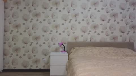 annabel_themoon online show from September 12, 2:33 am