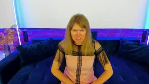 Annabel online show from November 20, 6:40 pm