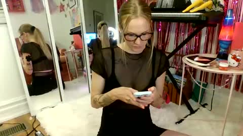 annadelrae444 online show from September 19, 3:19 am