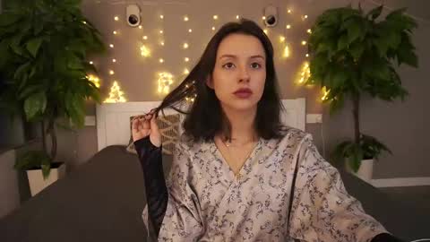 Anna online show from January 3, 9:57 pm