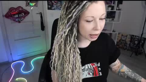 Anna online show from April 15, 8:20 pm