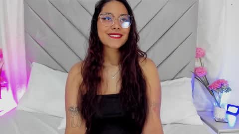 Snapshot of annaqueen_ chatting on December 27, 4:32 pm Anna online show from December 27, 4:32 pm