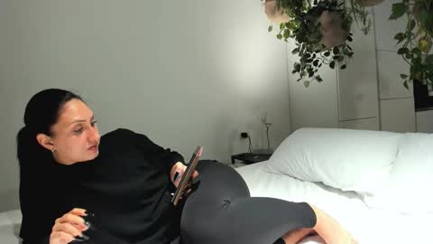 Snapshot of annastasiawild chatting on September 25, 7:50 pm AnnastasiaWild online show from September 25, 7:50 pm