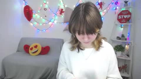 Snapshot of annawestt chatting on February 6, 9:01 am Anna online show from February 6, 9:01 am