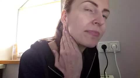 Snapshot of annawetpassion chatting on April 28, 9:47 am Anna online show from April 28, 9:47 am