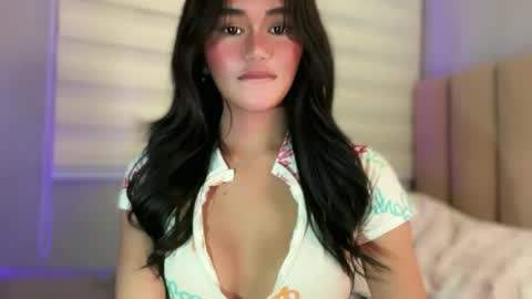 Snapshot of annedee_ chatting on November 17, 4:13 pm Kim online show from November 17, 4:13 pm