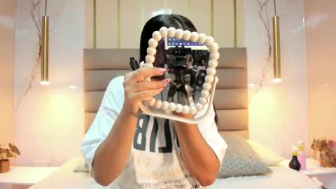 Anne online show from October 7, 3:04 am