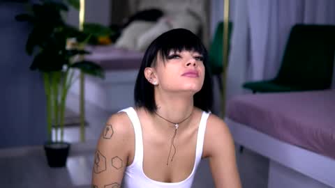 Anne online show from January 13, 5:24 am