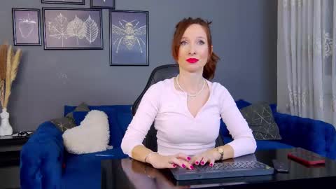 Anne online show from December 3, 2:19 am