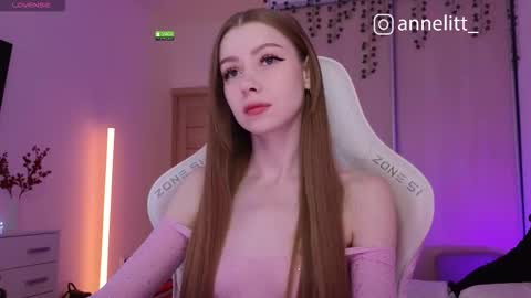 annelitt online show from December 16, 8:14 pm