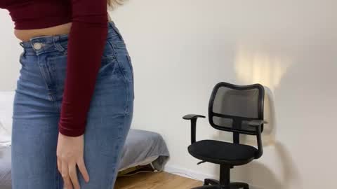 Snapshot of annetmoroz chatting on March 18, 1:14 pm Ann Serj online show from March 18, 1:14 pm