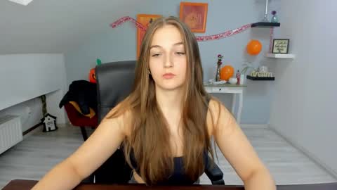 Snapshot of annewilsonn chatting on October 29, 11:45 am annewilsonn online show from October 29, 11:45 am