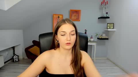 annewilsonn online show from November 23, 2:28 pm