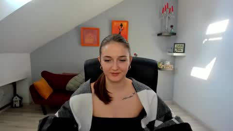 annewilsonn online show from January 14, 11:49 am