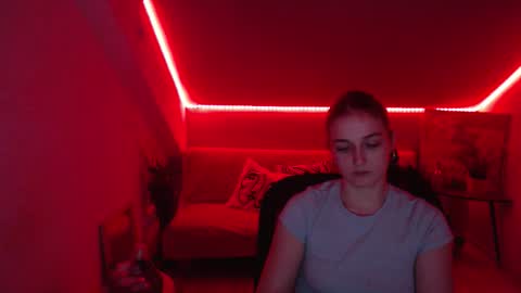 annewilsonn online show from February 3, 1:27 pm