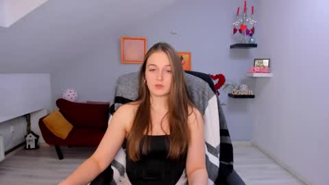 annewilsonn online show from February 13, 5:20 pm