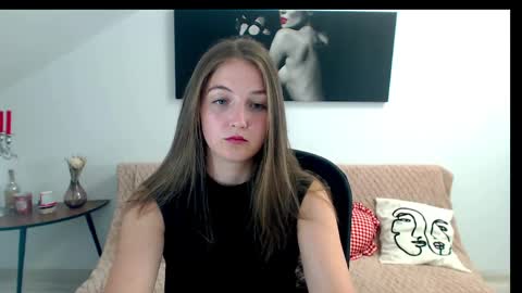 Snapshot of annewilsonn chatting on June 9, 4:35 am annewilsonn online show from June 9, 4:35 am