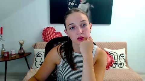 Snapshot of annewilsonn chatting on July 17, 7:26 am annewilsonn online show from July 17, 7:26 am