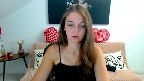 Snapshot of annewilsonn chatting on July 22, 4:37 am annewilsonn online show from July 22, 4:37 am