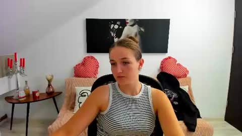 Snapshot of annewilsonn chatting on July 29, 7:06 am annewilsonn online show from July 29, 7:06 am
