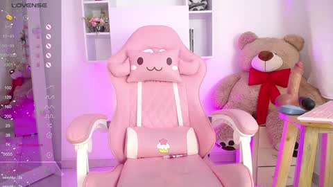 Snapshot of anni99_ chatting on December 12, 4:32 pm Anni online show from December 12, 4:32 pm