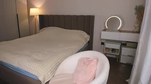 Annie online show from February 16, 1:46 am